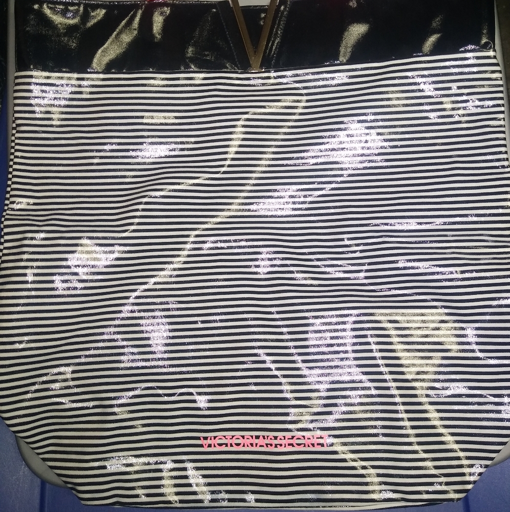 Victoria's Secret waterproof tote - Picture 3 of 5